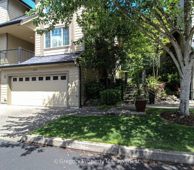 Building Photo - 13824 N Creek Dr