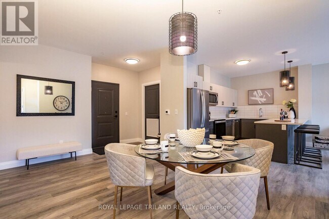 Photo - 555 Teeple Terrace