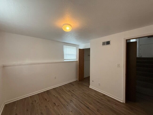 Photo - 823 Mathews Rd