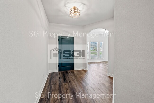 Photo - 11004 Blaze St