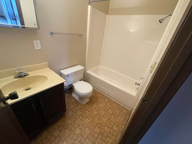 Photo - Wabash Shore Apartments