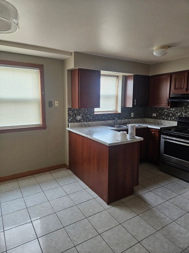 Dining Area Kitchen - 7926 S Kedzie Ave Unit 1