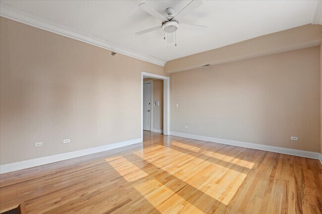 Photo - 3702 N Sheffield Ave Unit 1