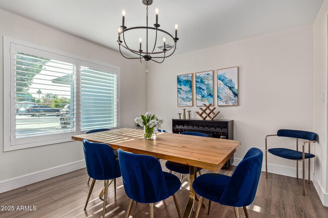 5202 E Karen Dr