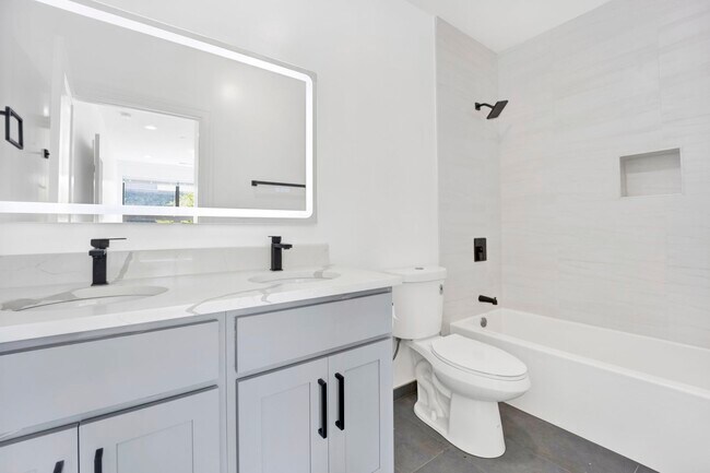 Photo - 4350 W Lawrence Ave Unit 405