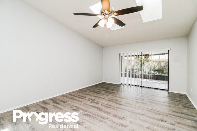 1055 Alpug Ave