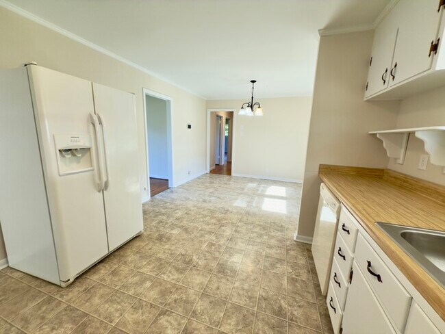 Photo - 222 Yorktown Rd