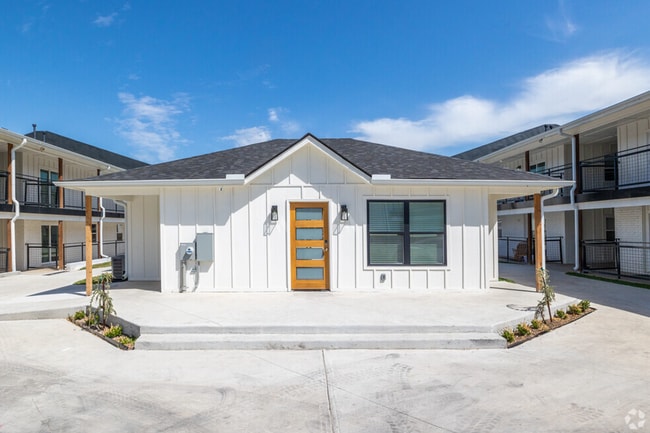 Photo - Legacy @64th