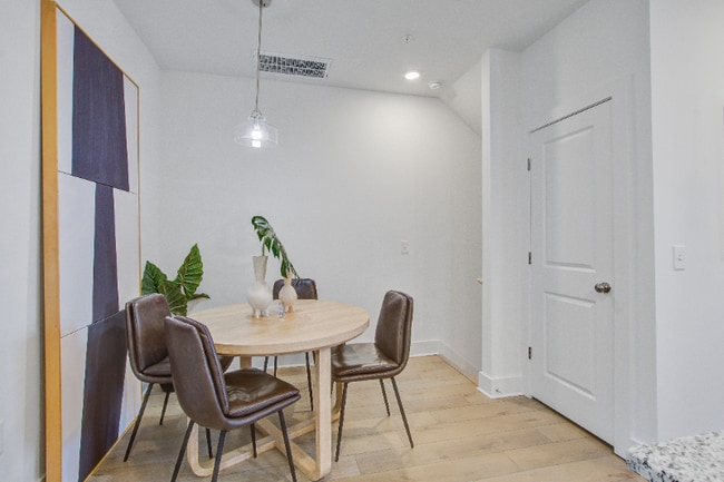 Photo - 2161 W Jimtown Dr