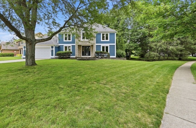 Building Photo - 7666 Windwood Dr