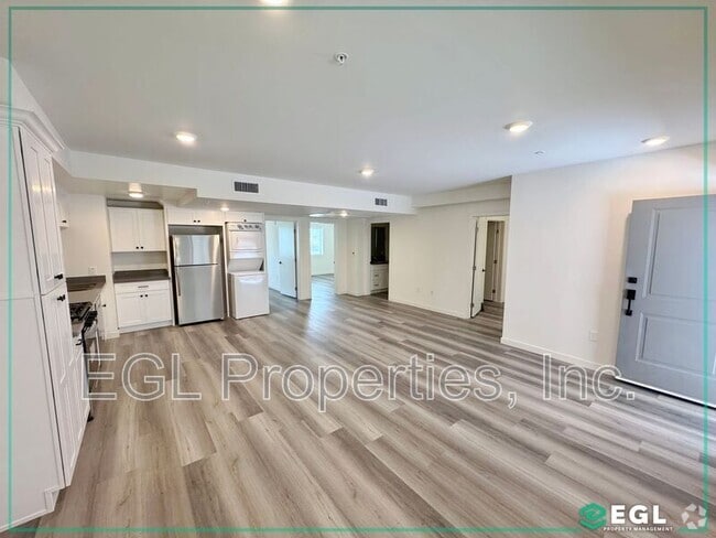 Building Photo - 10505 Hawthorne Blvd Rental