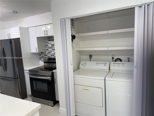 Photo - 17500 NW 67th Pl Unit M-4