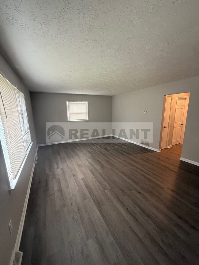Photo - 1684 Hill View Pl