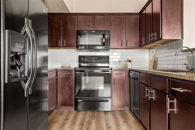 Building Photo - West Oaks Rental