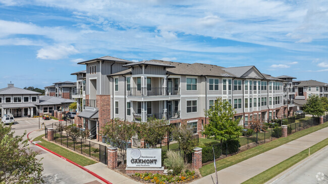 Residence at Oakmont Apartments - Residence at Oakmont Apartments