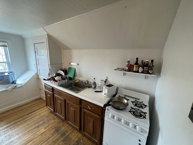 Photo - 11 Burnham St Apartments Unit 3