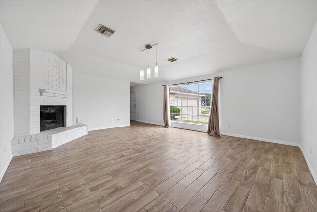 Photo - 17002 Dew Drop Ln