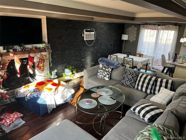 Photo - 47 University Heights Dr