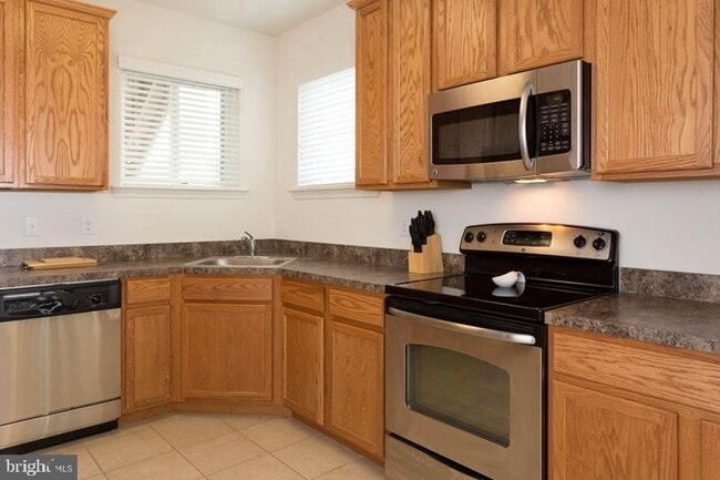 Building Photo - 20013 Newry Dr Unit 7