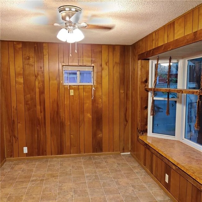 Photo - 1351 N Stephens Ave