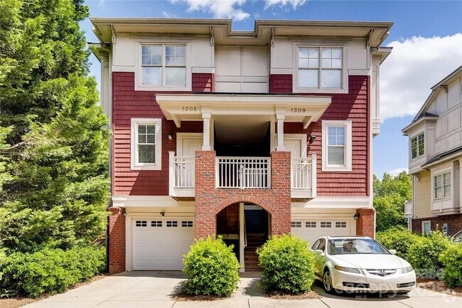 Building Photo - 1305 Summit Greenway Court Rental