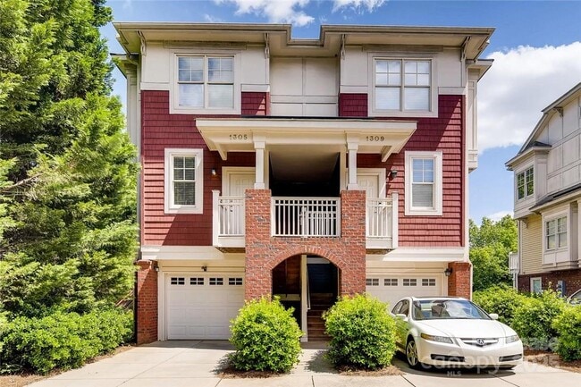 Building Photo - 1305 Summit Greenway Court Rental