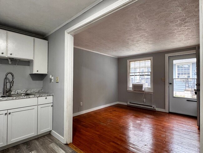 Photo - 1508 6th St SE Unit A