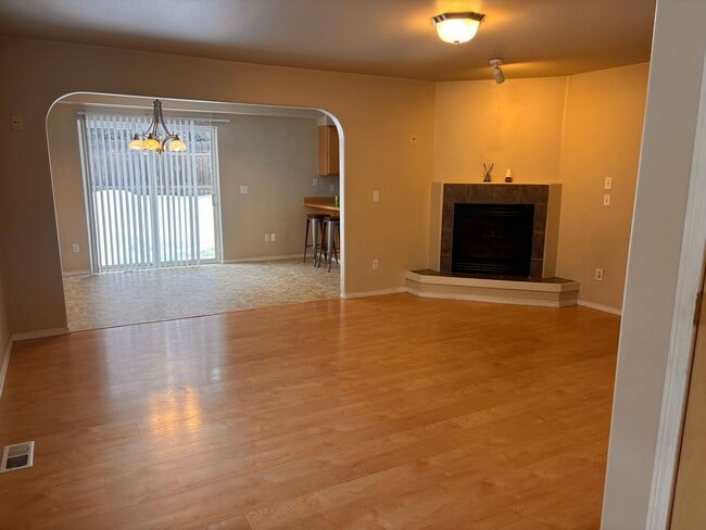 Photo - Beautiful and spacious East Anchorage home