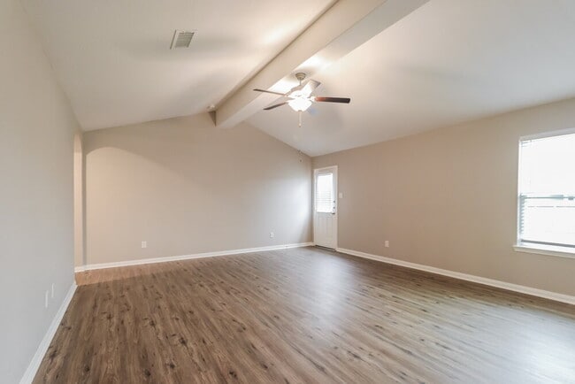 Photo - 28052 Irving Dr