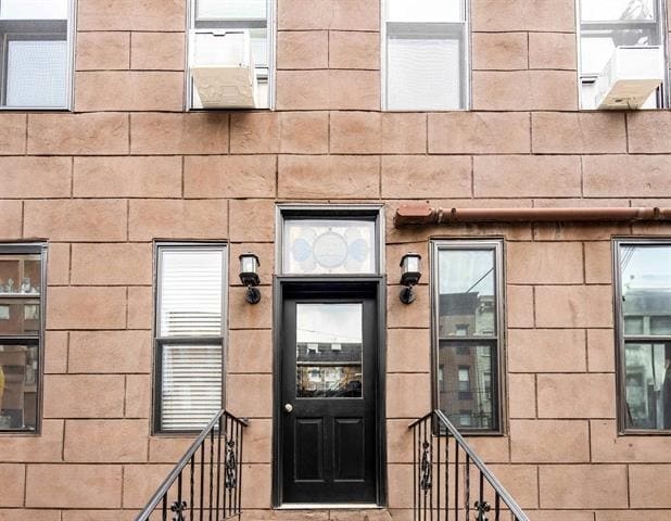 Photo - 131 Madison St