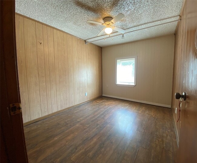 Photo - 519 10th Ave N