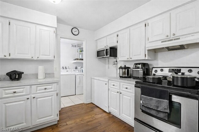 Photo - 852 Ashland St E