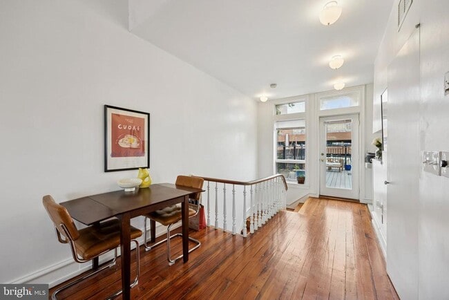 Photo - 1731 Bainbridge St