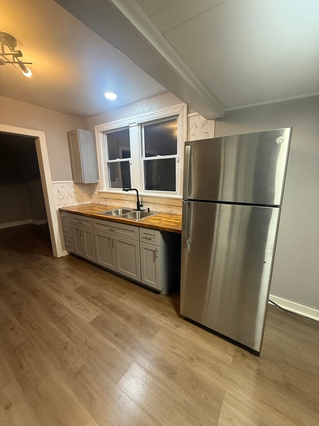 Photo - 718 Randolph St