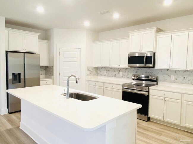 Photo - 874 Windhill Dr