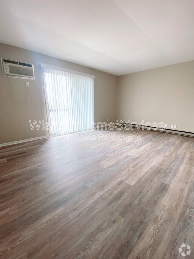 Building Photo - 201 Charleston Blvd Unit 3 Rental