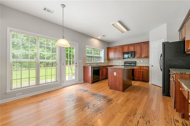 Photo - 28 Crystal Downs Way NE