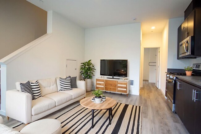 Photo - APPS ARE ON US! Rare 3 Bed, 2 Bath Townhou... Unit 45-04