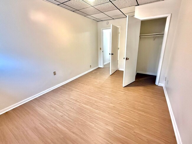 Building Photo - 700 S 4th St Unit 704 S 4th Street  B