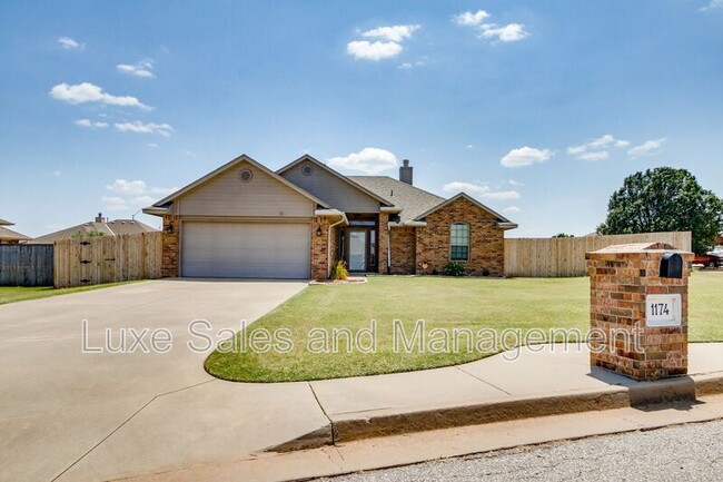 Photo - 1174 Misty Dr NW
