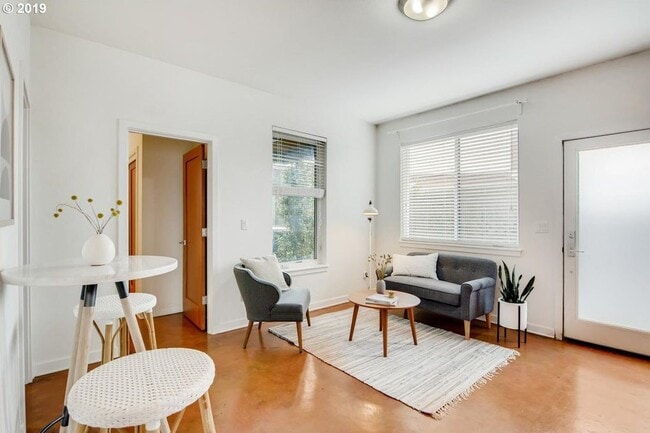 Photo - 4932 N Haight Ave Unit B - LWR