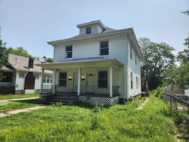Photo - 1342 N Broadway Ave
