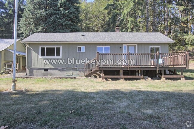 Building Photo - 1 Acre  Hobby Farm with 3 Bed, 1 Bath Home...