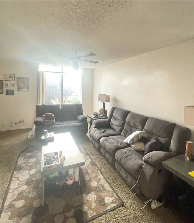 Photo - Spacious Upper Level 2 Bdrm 1 Bath (Family... Apartment Unit 4