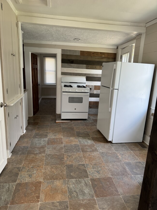 Photo - 672 N Jefferson St