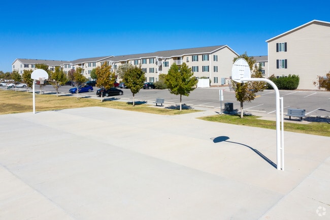 Cancha de básquetbol - Van Horne Estates Apartments