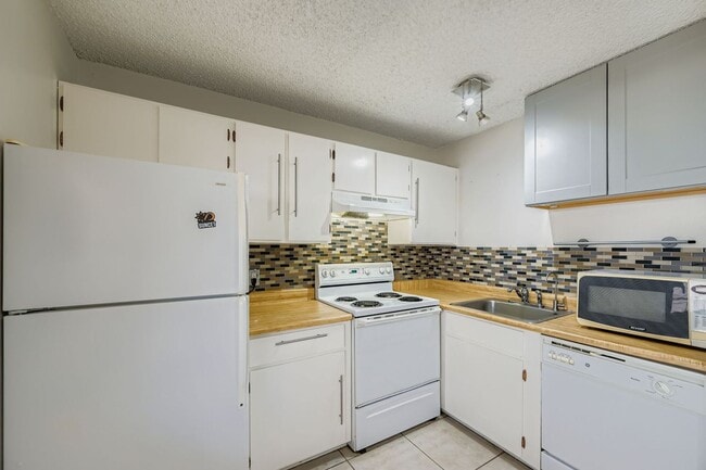 Photo - 3161 Madison Ave