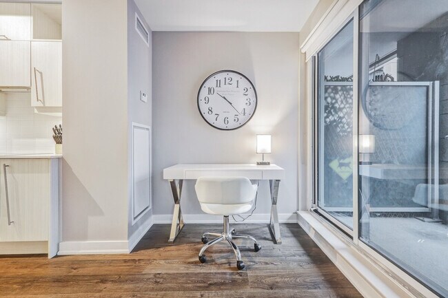 Photo - 179 Queen St W Unit ID1054580P