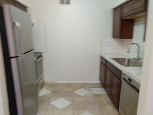 Photo - 35 N May St Unidad 101