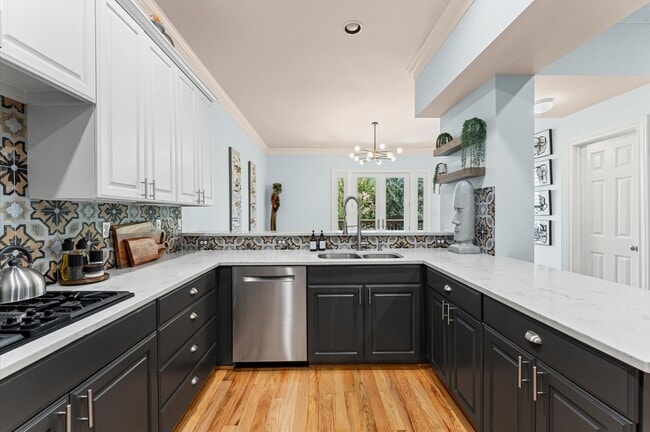 Building Photo - 2201 Crocker St